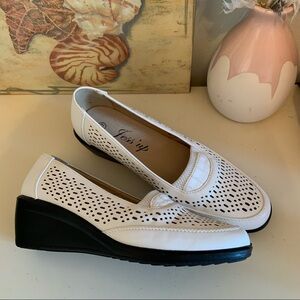 Jessup white leather cusion flats size 37 (7)
